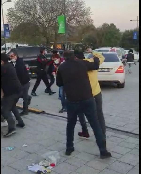 Mustafa Üstündağ'ın silahlı kavgaya karıştığı anlar kamerada - Resim: 1