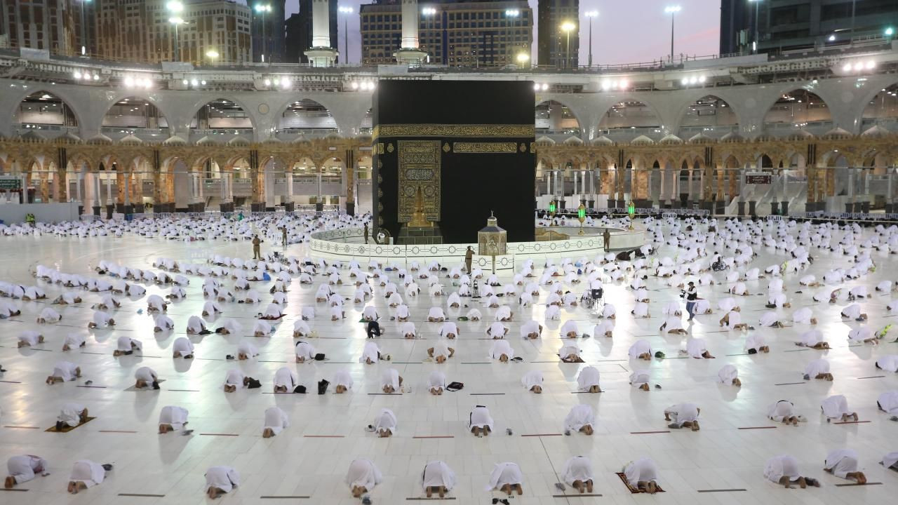 Kabe'de Ramazan'ın ilk teravih namazı