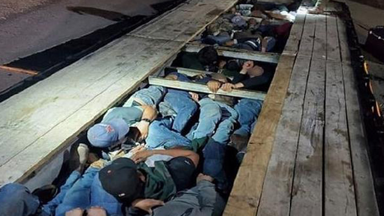 TIR'ın gizli bölmesinden ''insanlık dramı'' çıktı