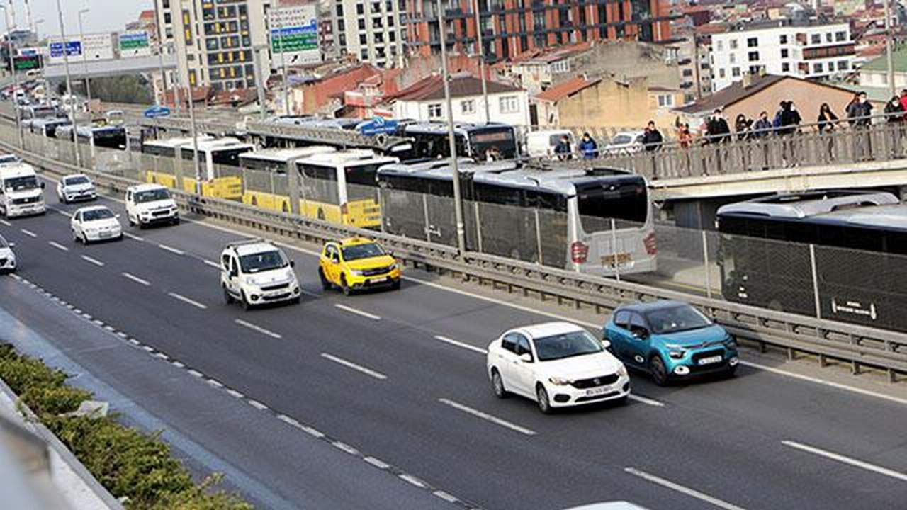 Kademeli mesai İstanbul trafiğini rahatlattı