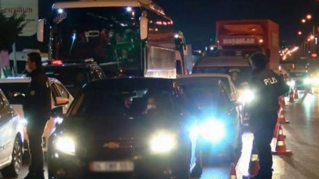İstanbul'dan çıkan tüm araçlar ''seyahat yasağından'' durduruldu!