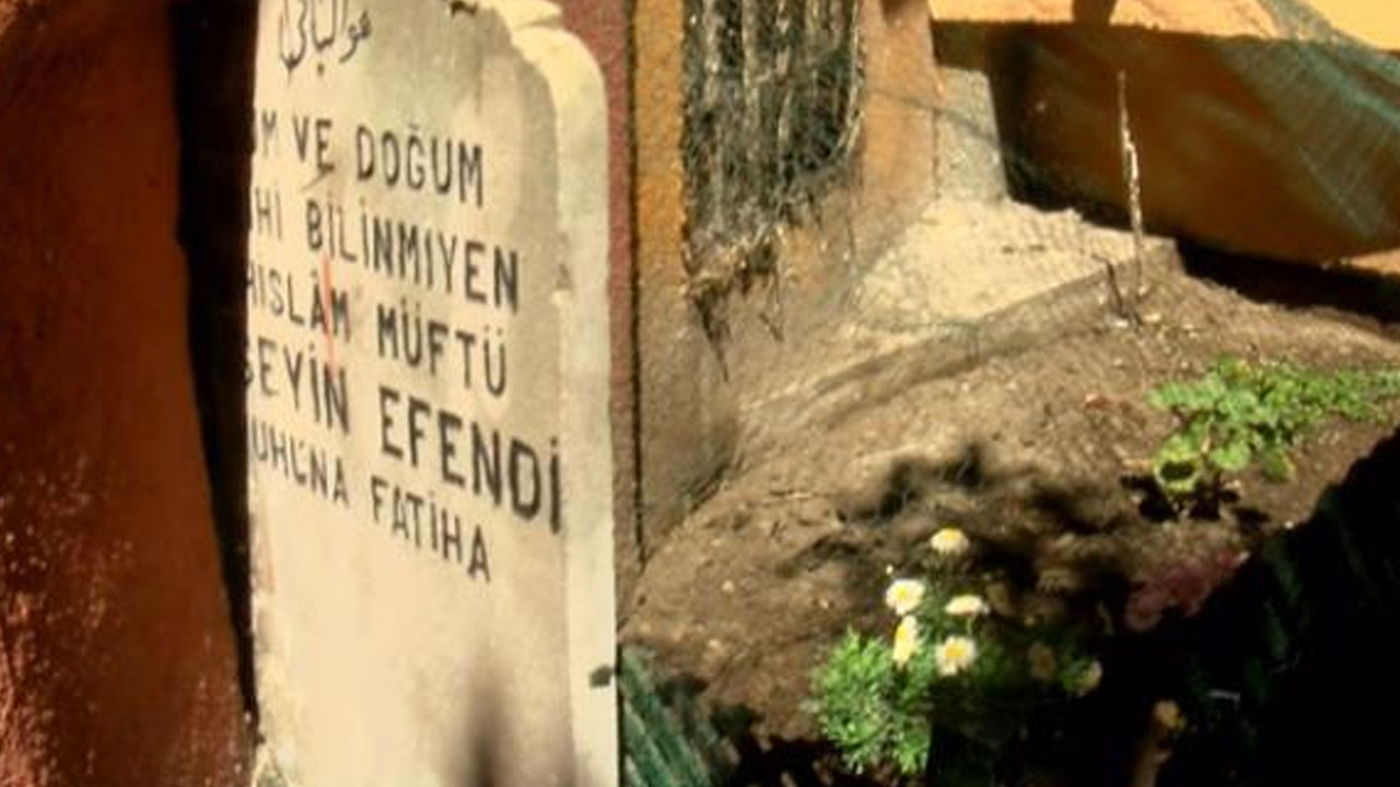 Denizde idam ettirilen Şeyhülislam'ın mezarı şoke etti!