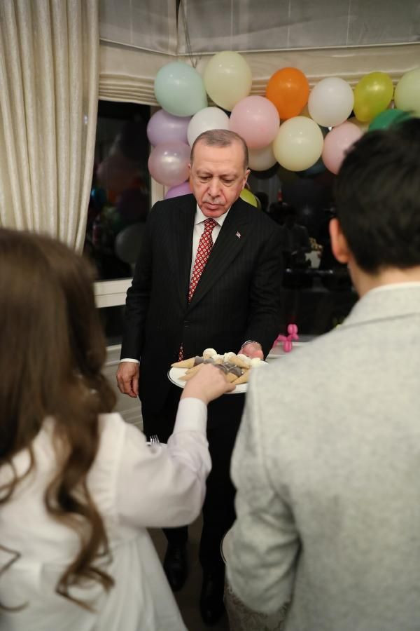 Cumhurbaşkanı Erdoğan çocuklarla iftar yaptı - Resim: 3