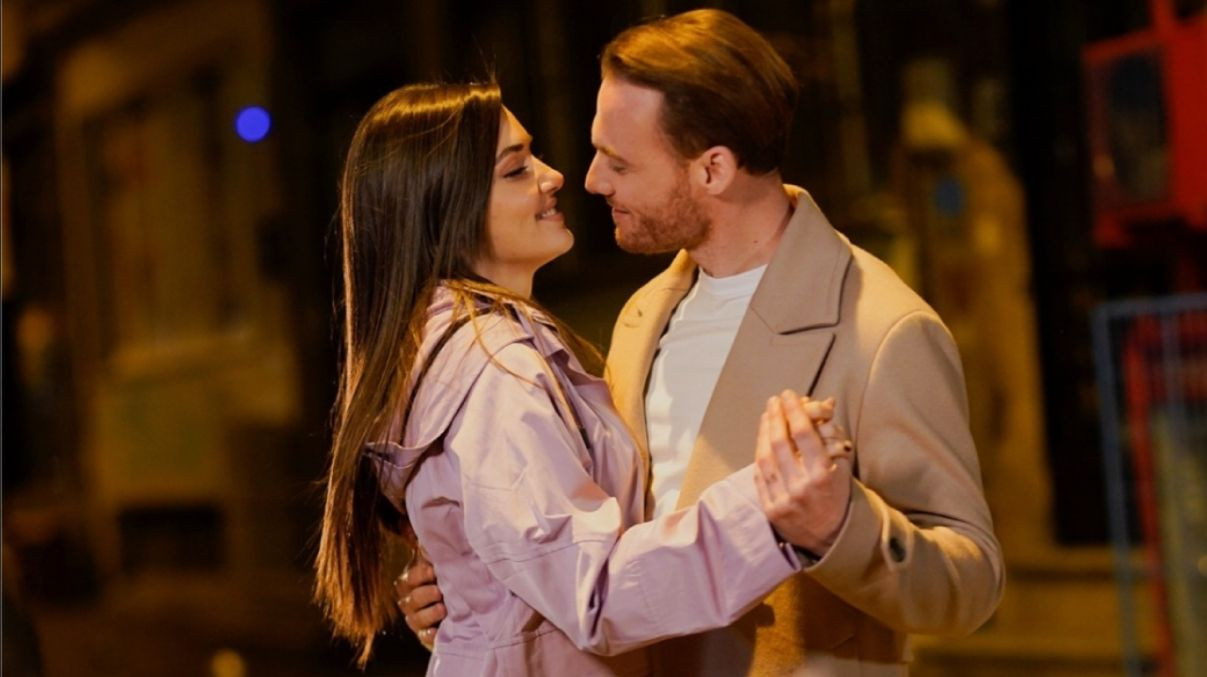 Hande Erçel ve Kerem Bürsin aşklarını ilan etti - Resim: 1