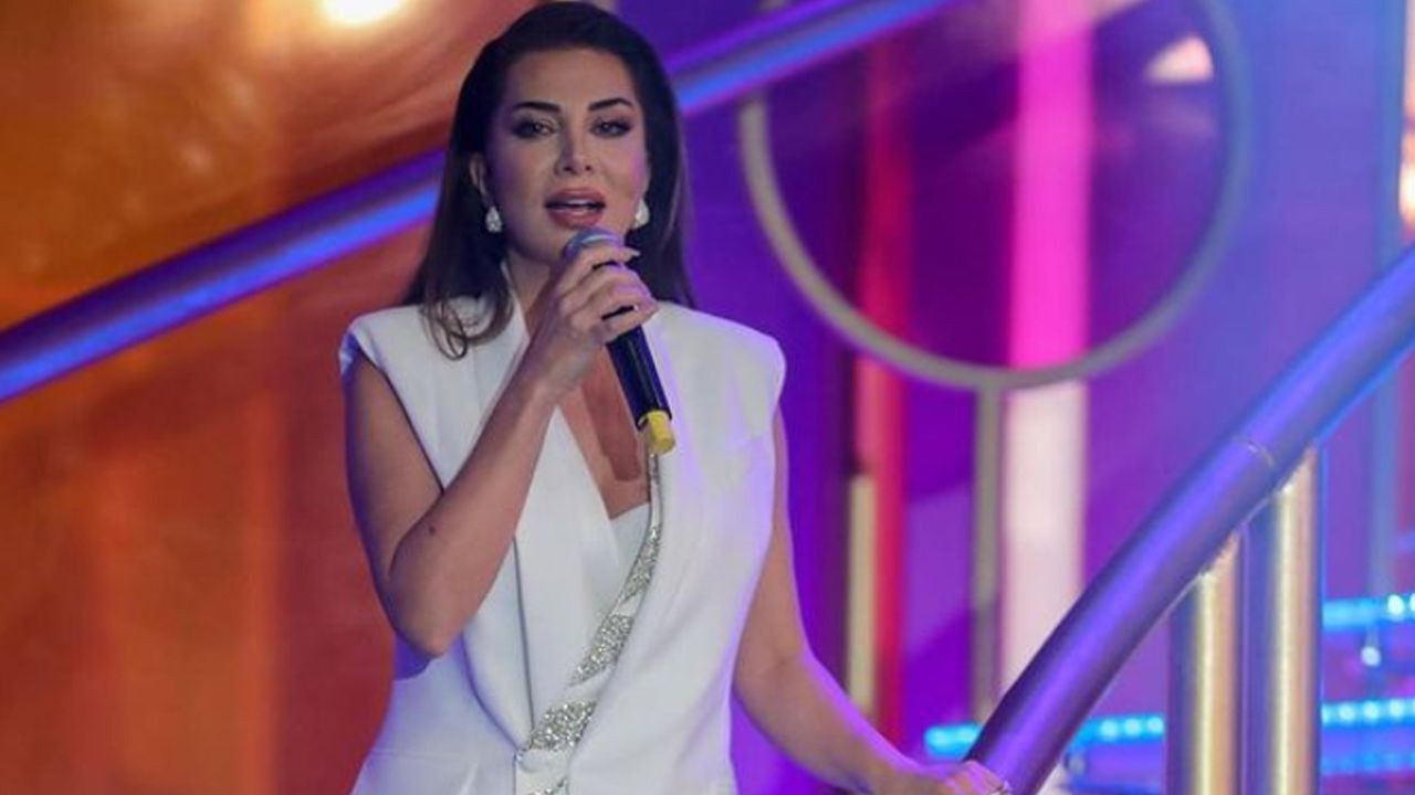 İbo Show'da Ebru Yaşar rüzgarı!