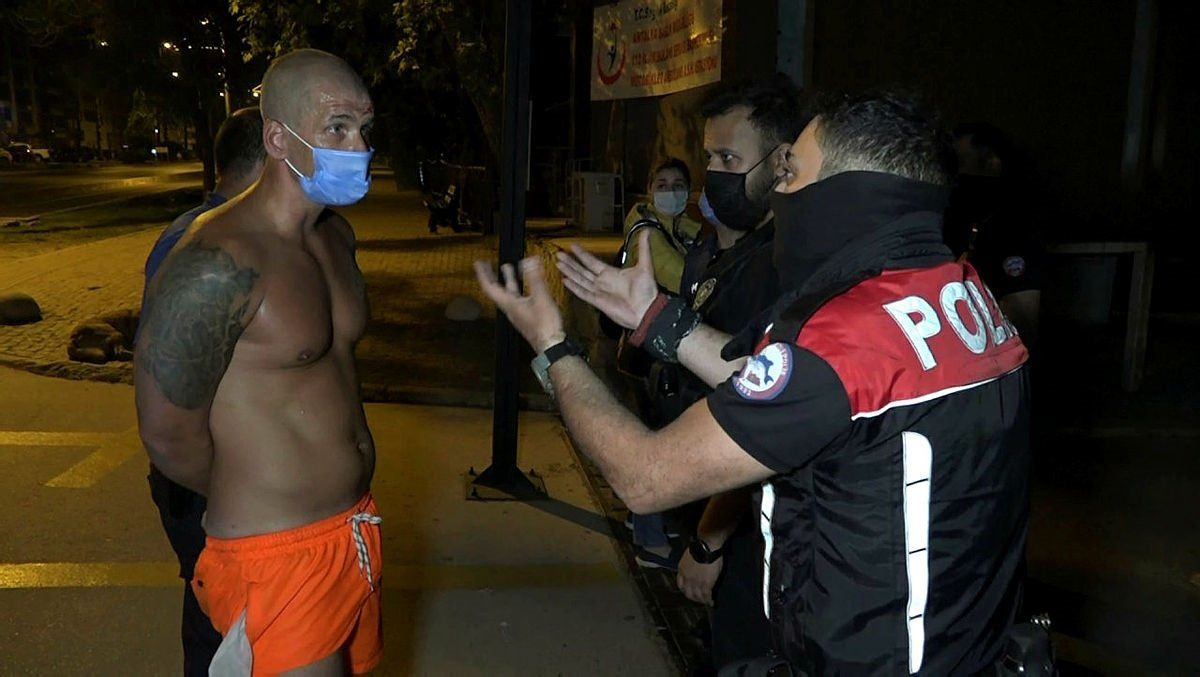 Kadın polise ahlaksız sözler savuran turist yeniden gözaltında - Resim: 3
