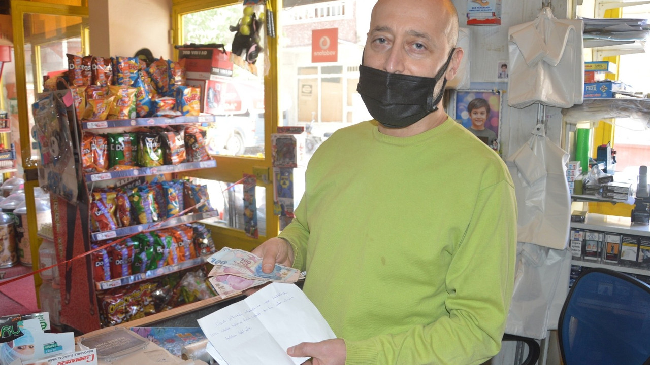 Yıllar önceki borcunu not bırakarak ödedi
