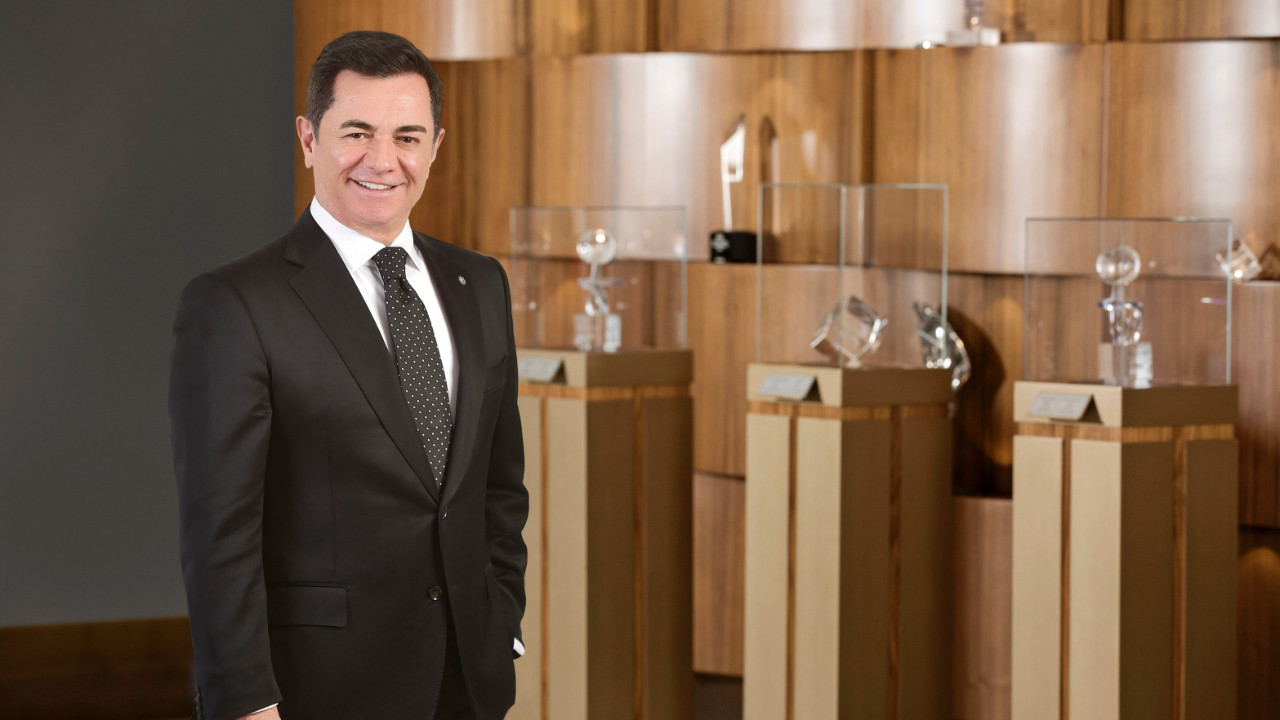 Hakan Ateş: ''Turistik oteller üç kuruşa yabancıların eline geçebilir''