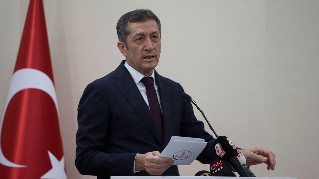 Bakan Selçuk: ''HEY saatleri uygulaması başlıyor''