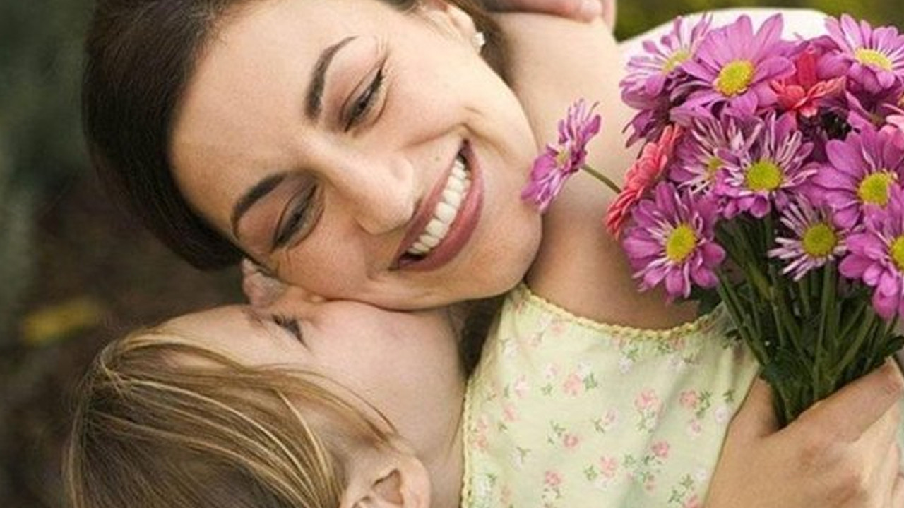 Bugün Anneler Günü! En güzel Anneler Günü mesajları