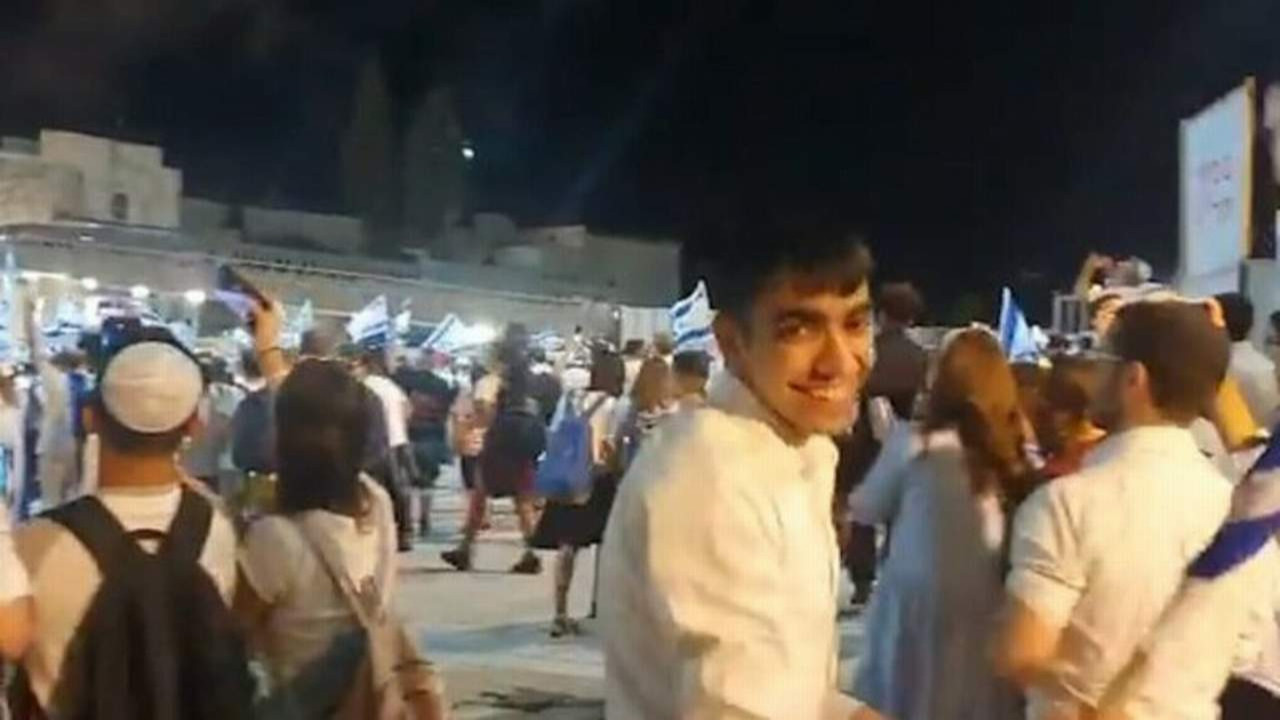 Mescid-i Aksa'da yürek yakan, kan donduran görüntüler