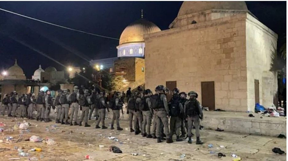 Ünlülerden İsrail'e Mescid-i Aksa tepkisi - Resim: 1