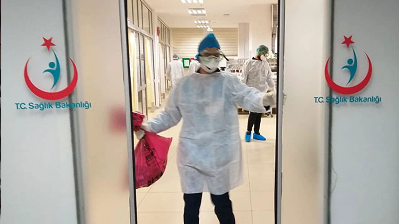 Vaka ve test sayılarında büyük düşüş... İşte son 24 saatin koronavirüs tablosu