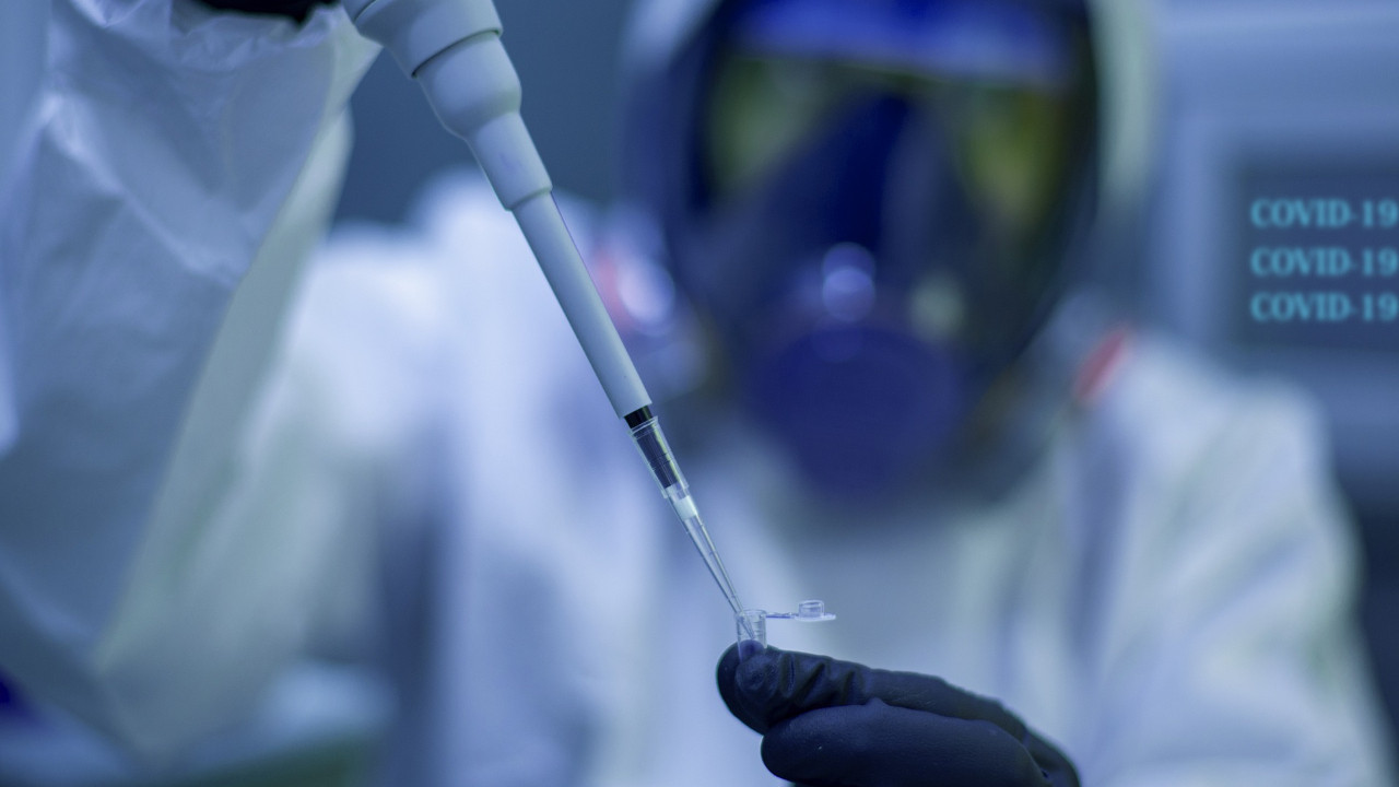 Koronavirüse karşı ''karışık aşı'' deneyinin sonuçları açıklandı