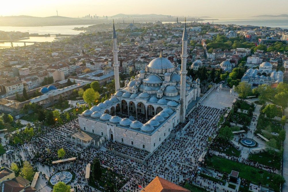 Ayasofya Camii'nde ilk bayram namazı - Resim: 1
