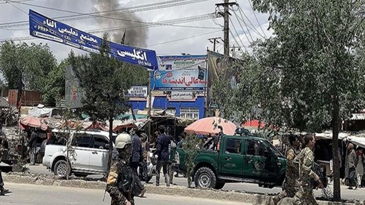 Afganistan'da cuma namazı sırasında saldırı: 12 kişi öldü
