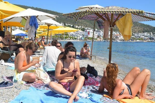 Bodrum sahilleri doldu taştı - Resim: 2