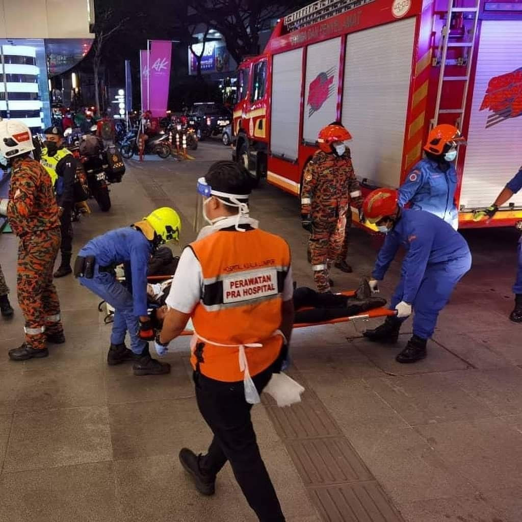 Metro trenleri çarpıştı: 213 yaralı - Resim: 2