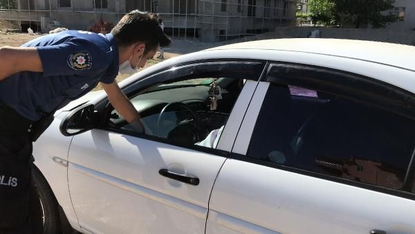 Otomobilde yarı çıplak bulunan adamın ifadesi şaşırttı - Resim: 2