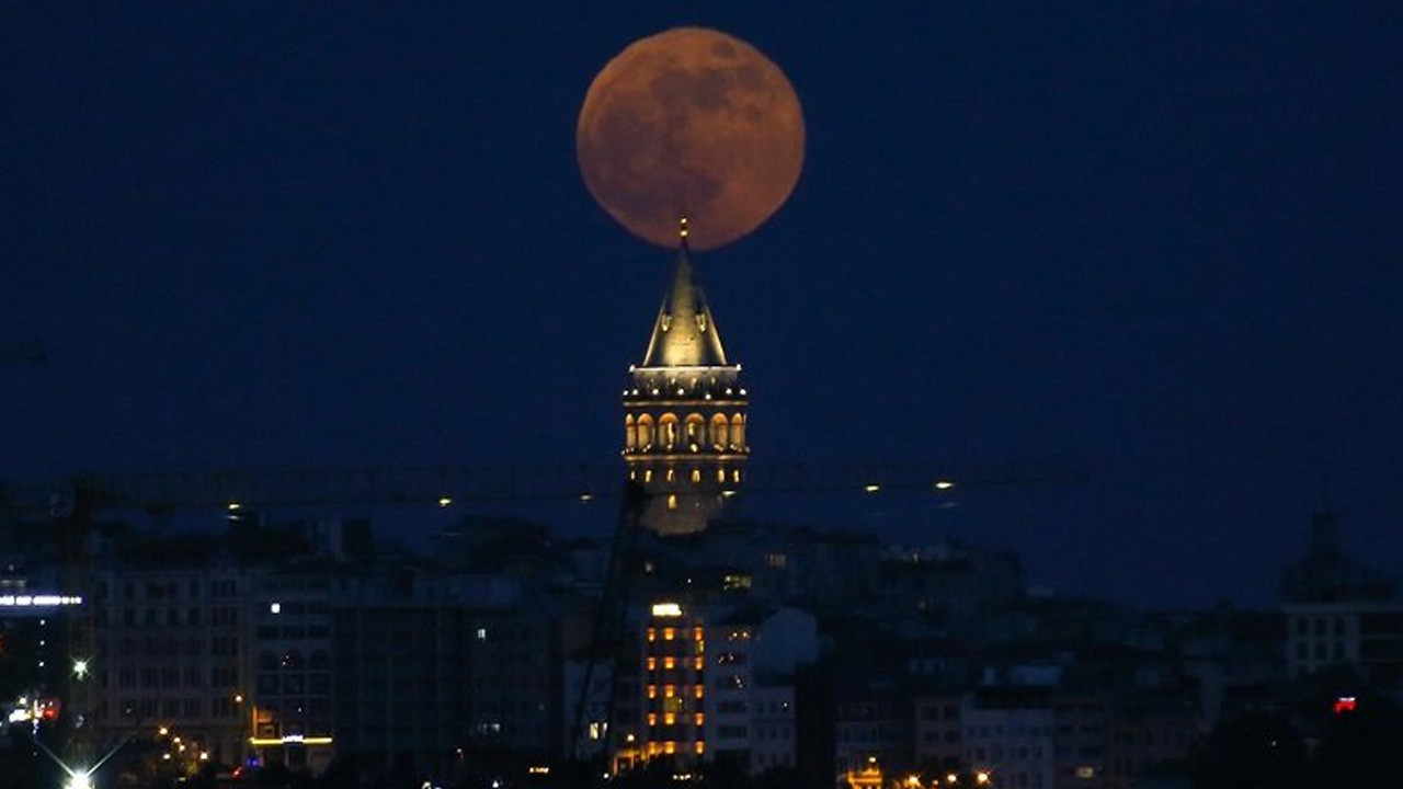 İstanbul'dan büyüleyen  'Süper Ay' manzaraları