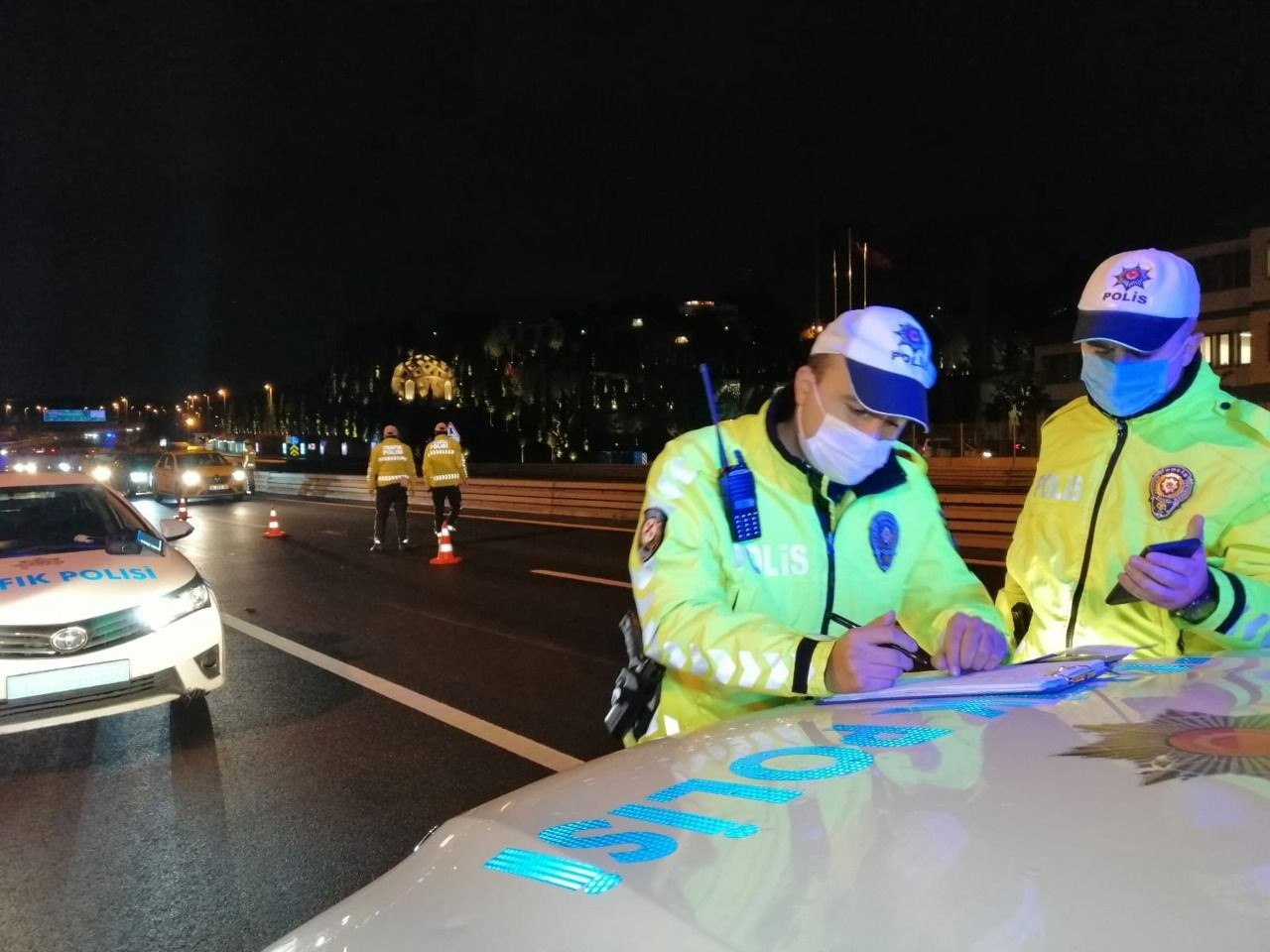 Araç sahipleri dikkat! Trafik ve geçiş cezası olanlara kötü haber!