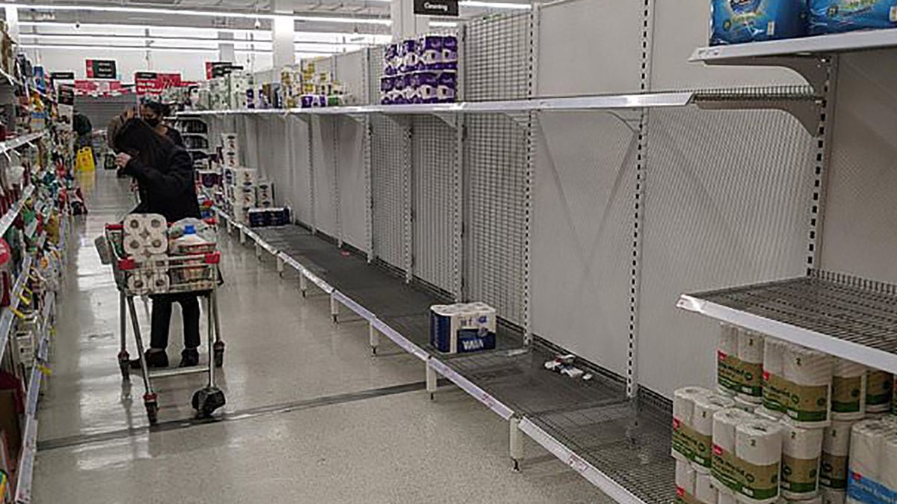 Yeniden kapanma paniği: Marketler boşaldı