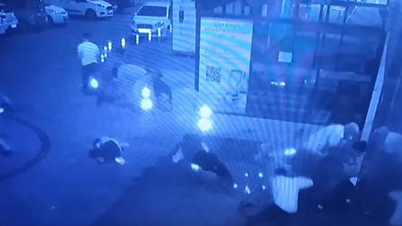 Acil servis önünde bekleyenlere silahlı saldırı: Yaralılar var