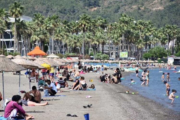 Sıcaklık 41 dereceyi gördü: Plajlar doldu taştı - Resim: 1