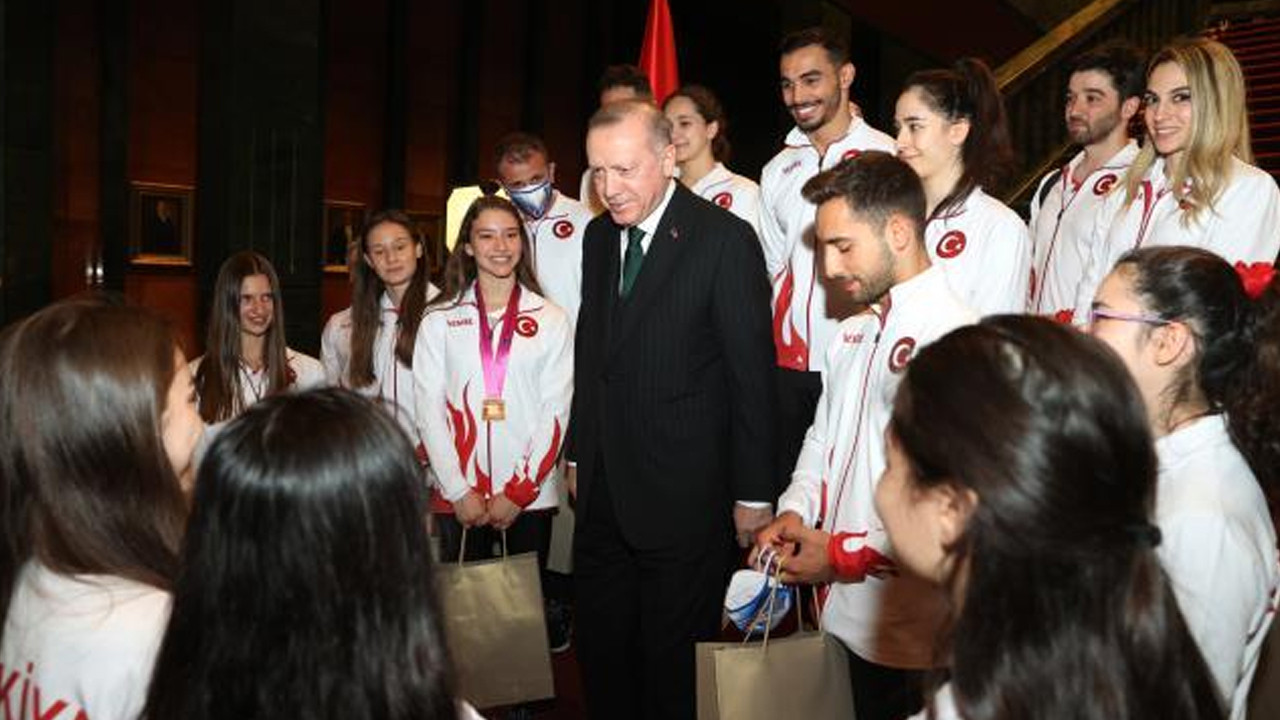 Erdoğan'dan sporculara ''madalya'' uyarısı