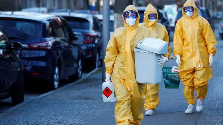 Salgında en yetkili ismin maske ve aşı mailleri ifşa oldu