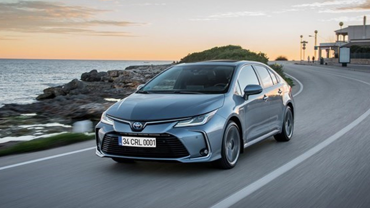 Toyota sıfır araçlarına zam yağdırdı: İşte 2021 Toyota sıfır araç fiyatları