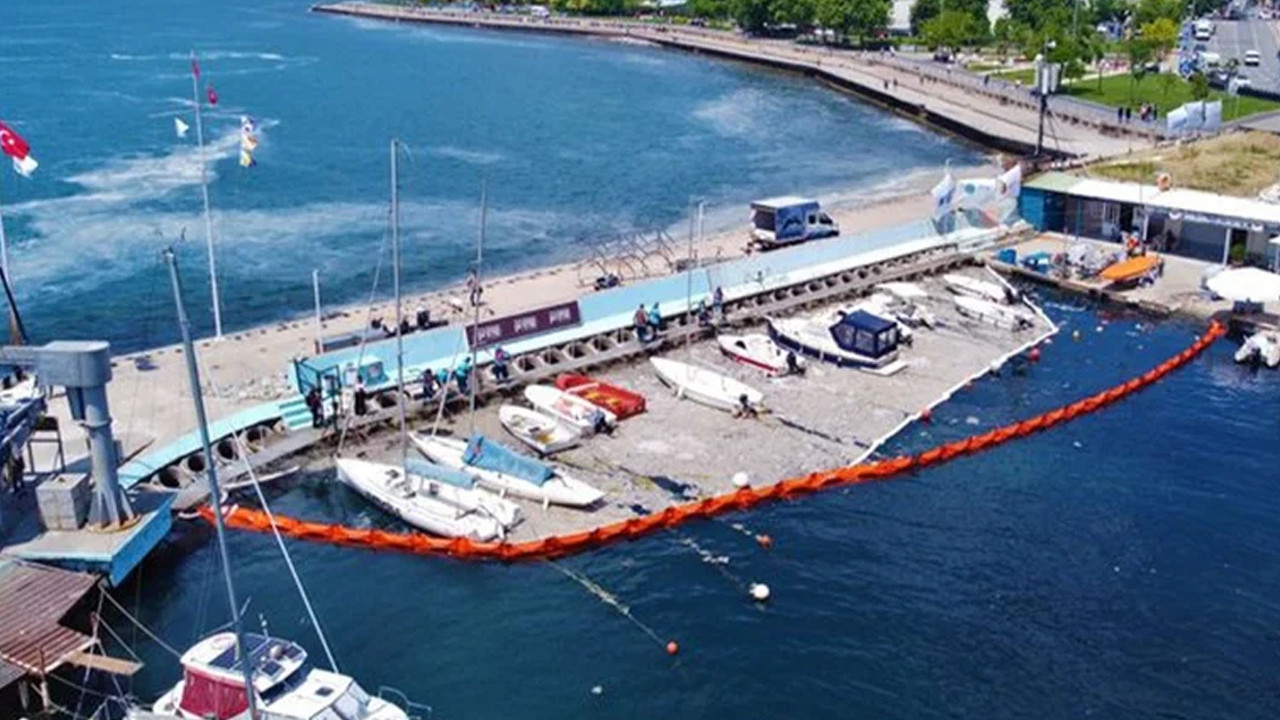 Müsilaj temizliği: Caddebostan Sahili maviye kavuşuyor