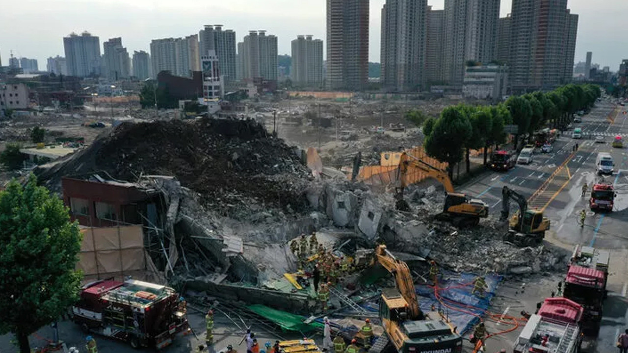 Güney Kore’de 5 katlı bina otobüsün üzerine devrildi: 9 ölü, 8 yaralı