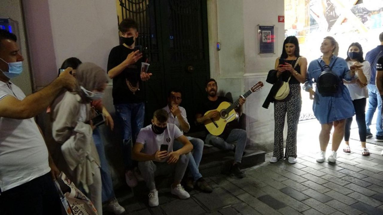 İstanbul'da ''korona virüs salgını bitti de bizim mi haberimiz yok'' dedirten görüntüler - Resim: 3