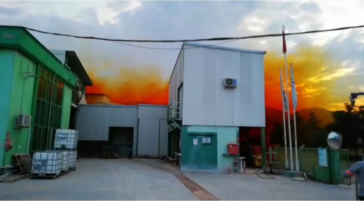 Antalya'da ''kimyasal'' alarm! Gökyüzü turuncuya boyandı - Resim: 2