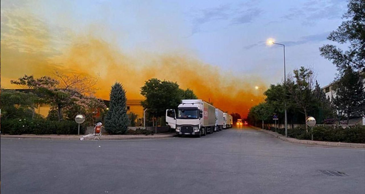 Antalya'da ''kimyasal'' alarm! Gökyüzü turuncuya boyandı - Resim: 1