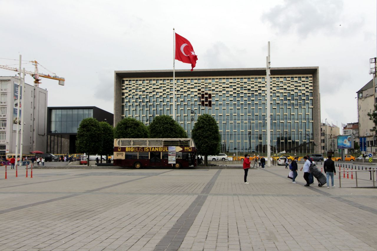 AKM yeni yüzünü gösterdi