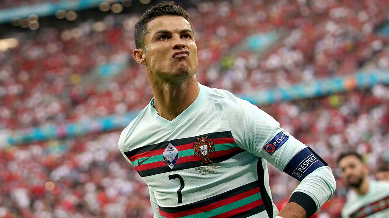 Ronaldo EURO 2020'de tarihe geçti