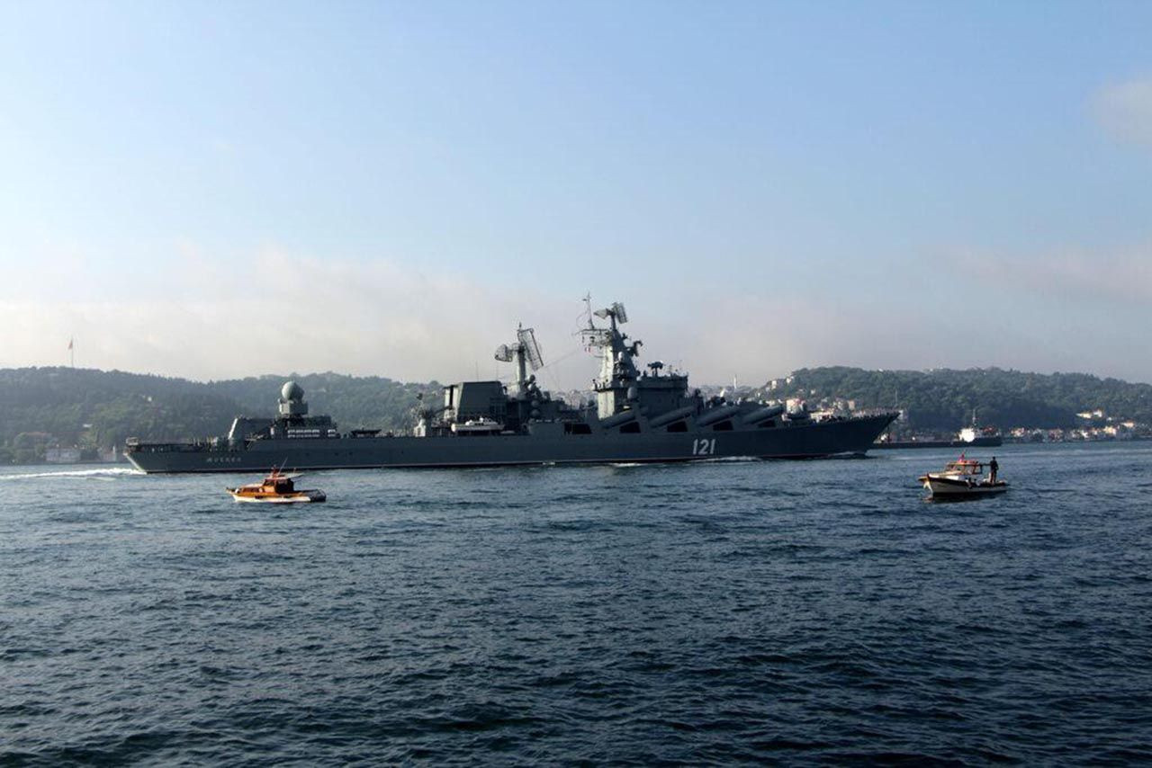 Rus savaş gemileri İstanbul Boğazı'ndan peş peşe geçti - Resim: 2