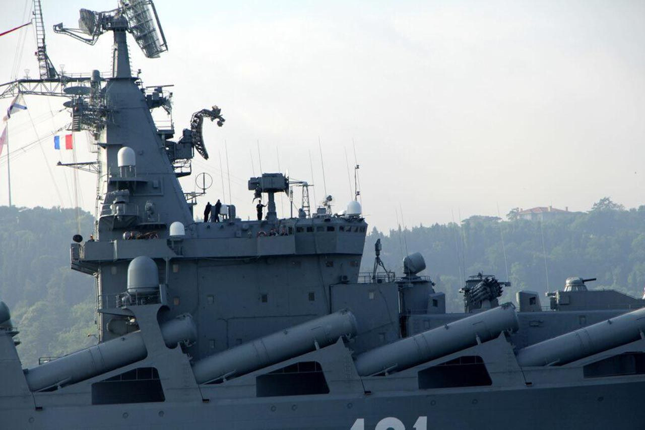 Rus savaş gemileri İstanbul Boğazı'ndan peş peşe geçti - Resim: 3