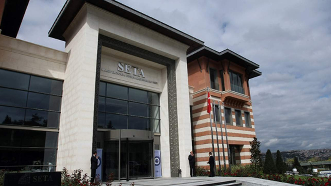 SETA'da deprem 20 isim kovuldu!