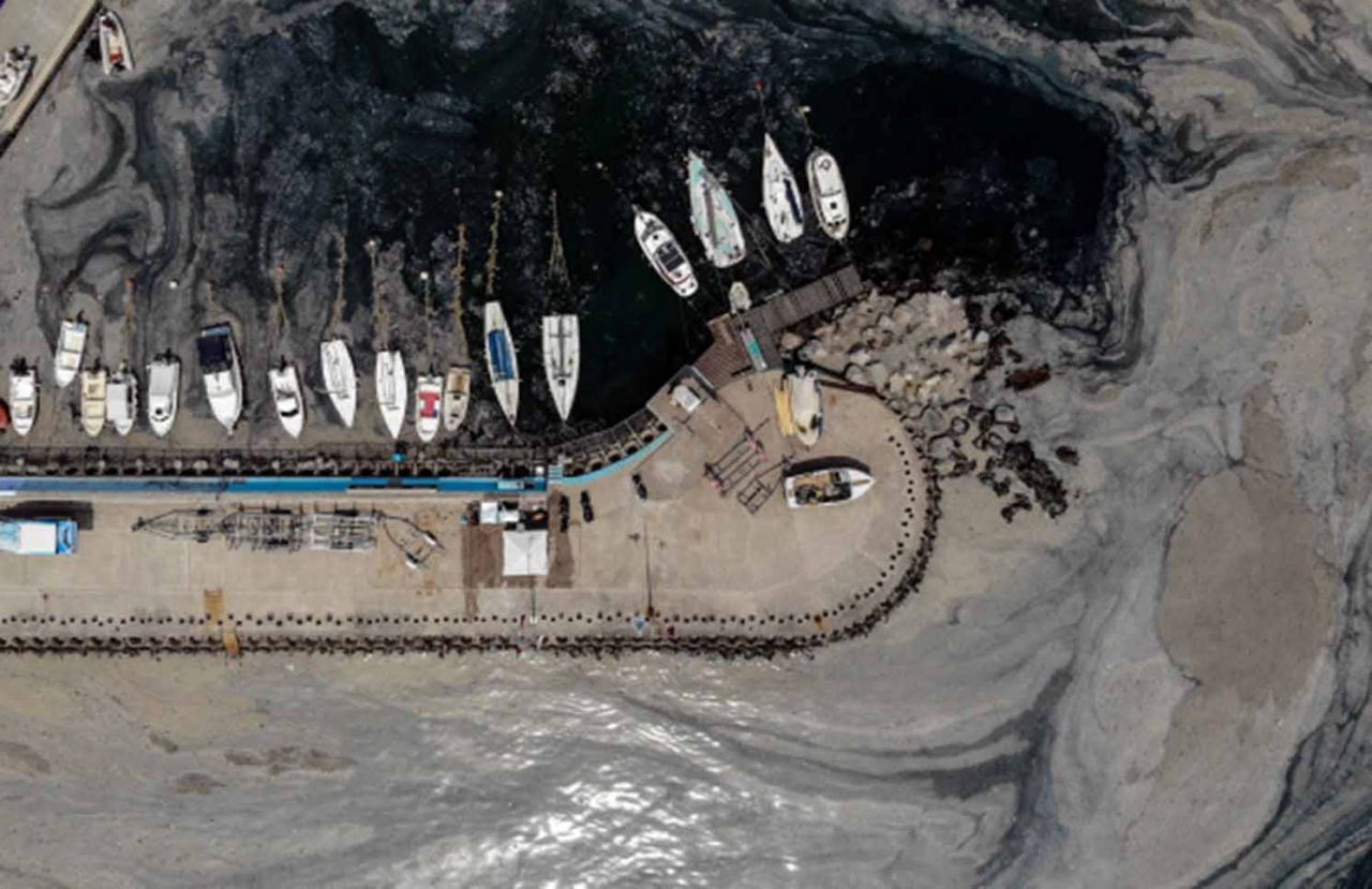 İstanbul�da deniz salyası kabusunun son hali havadan görüntülendi Haber3