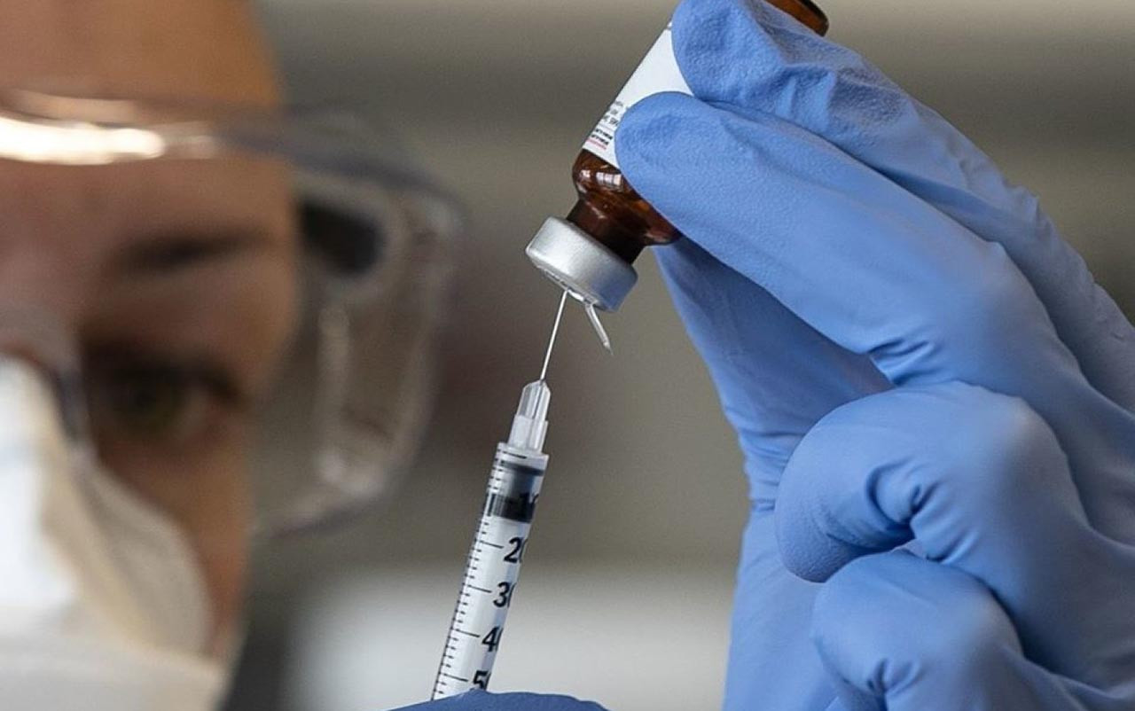 Araştırma hastanesinde ''sahte aşı kartı'' skandalı