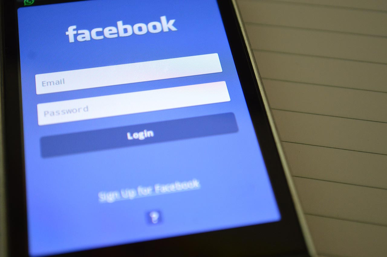 Facebook skandalları ortaya çıktı: Facebook çalışanı genç kadının izini böyle sürmüş!