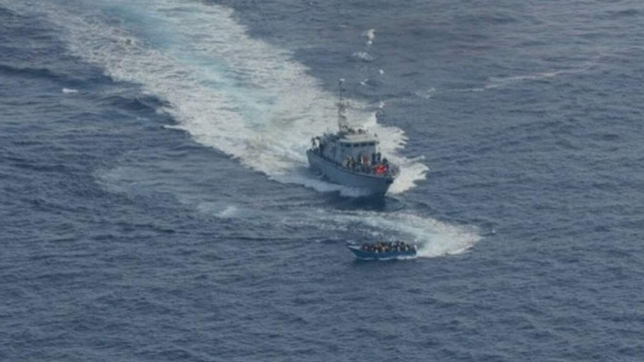 Akdeniz'de göçmen teknesine ateş açıldı