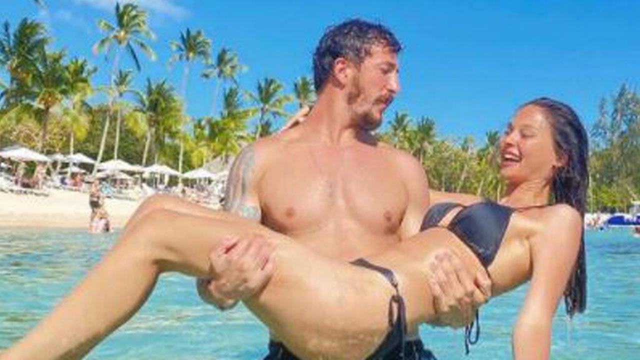 Survivor Berkan Karabulut ve sevgilisi tatilde aşka geldi