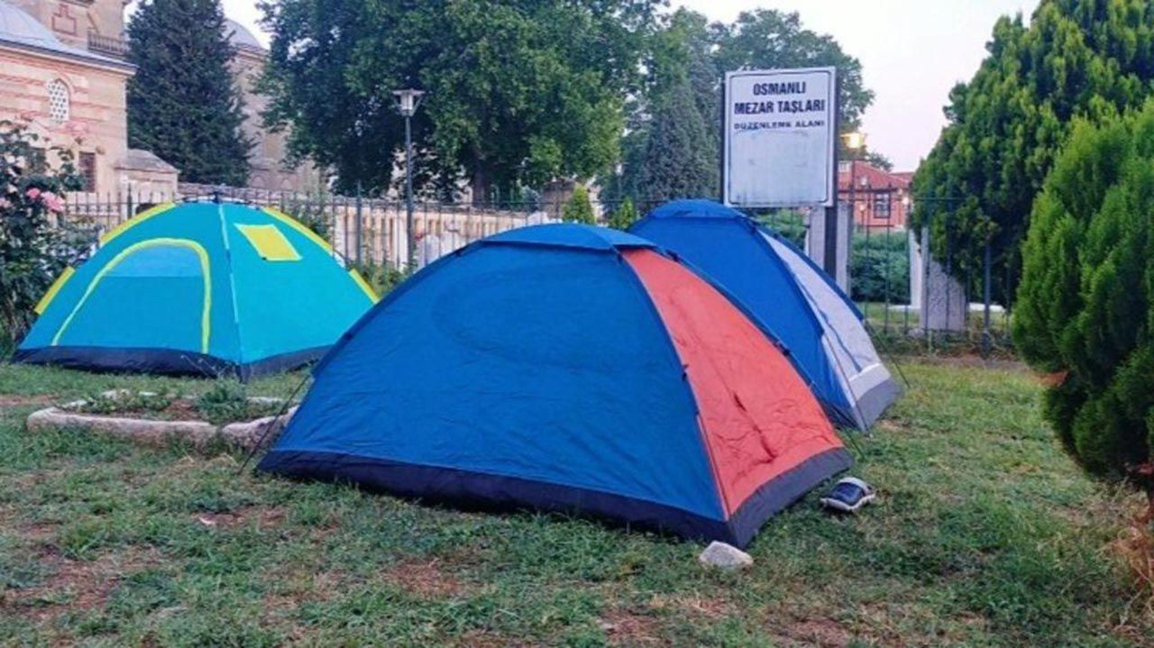 Burası ne Antalya ne de Ege! Oteller dolunca sokakta kaldılar - Resim: 1