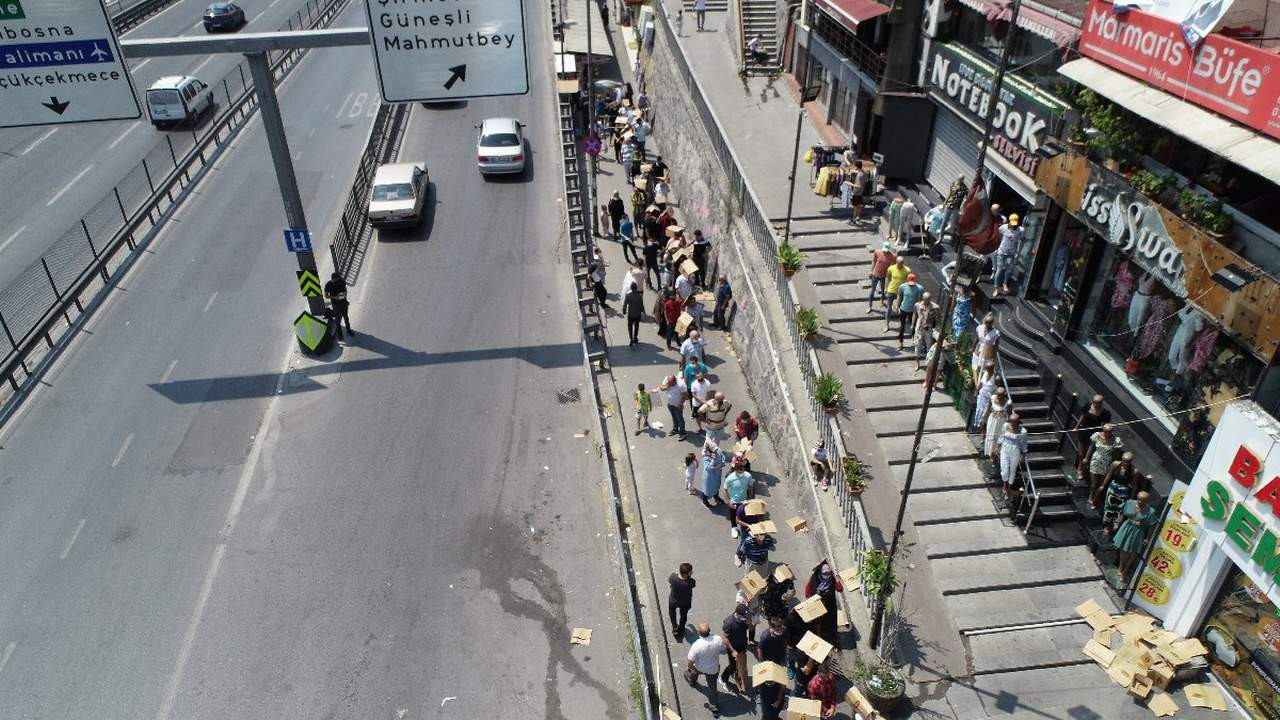 İstanbul'da 19 TL'lik baklava kuyruğu