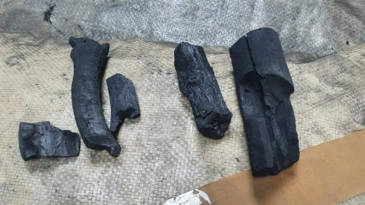 Kömür sandılar ama... İçinden çıkanlar polisi de şoke etti