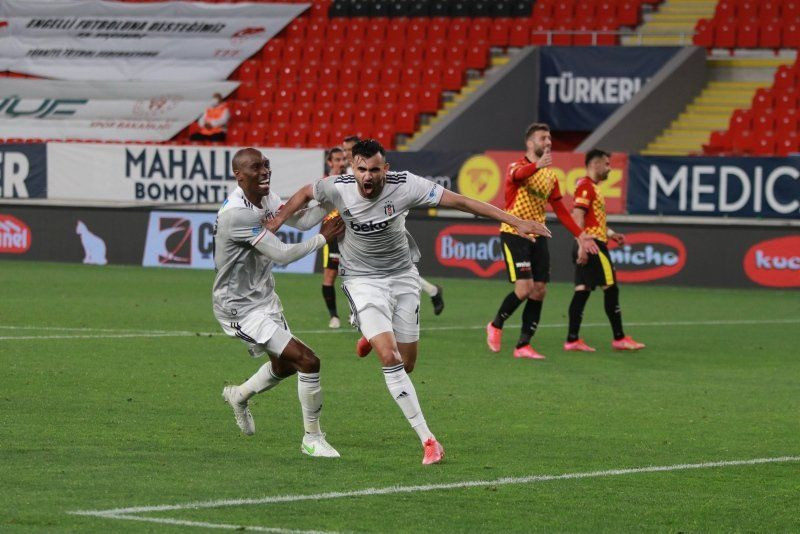 Beşiktaş ve Galatasaray arasındaki Ghezzal savaşının kazananı kim olacak ? - Resim: 3